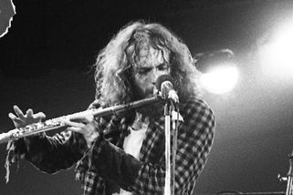 Dnes by je nařkli z pedofilie. Drsný příběh alba, které proslavilo Jethro Tull | Headliner